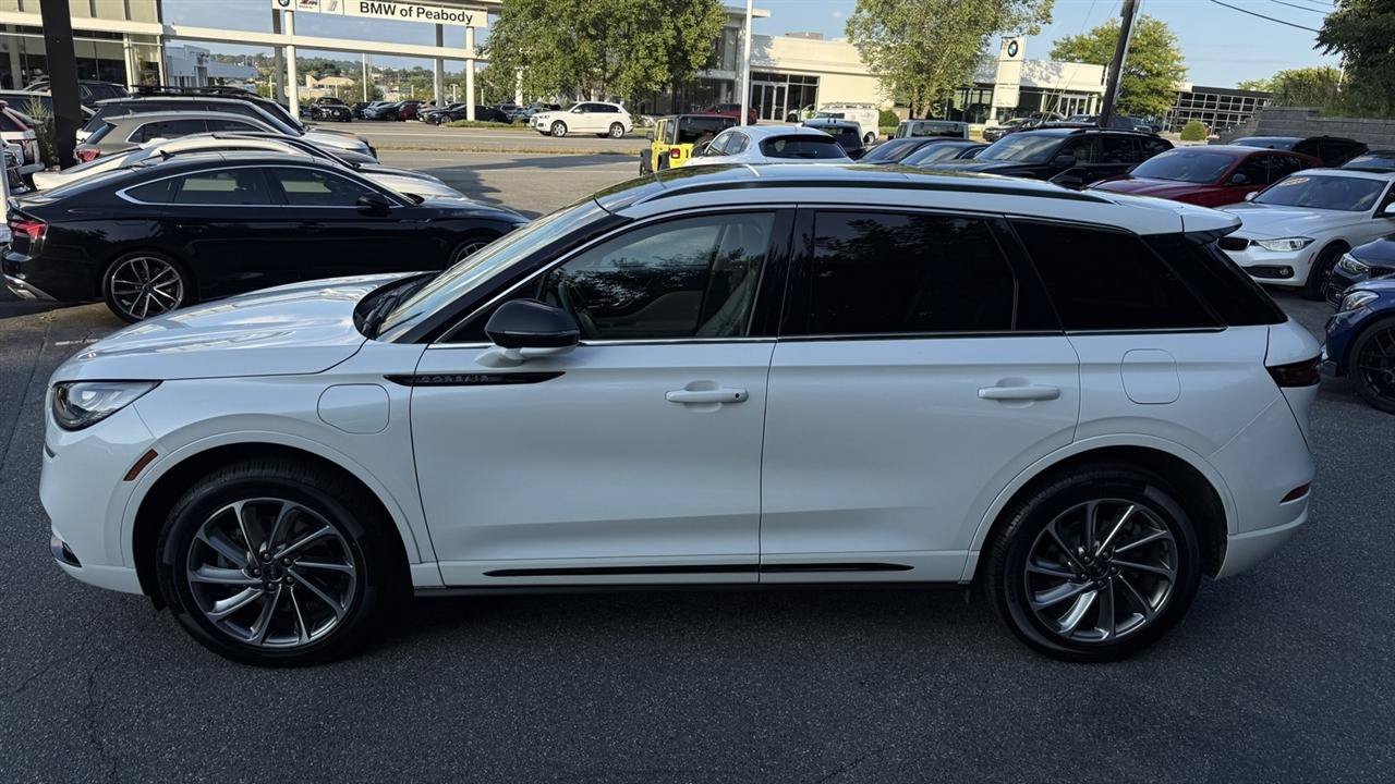 Used 2021 Lincoln Corsair Grand Touring AWD/4WD image 12