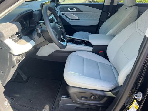 New 2026 Ford Explorer Platinum w/ LUX Leather Package image 9