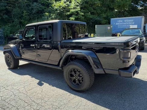 Used 2023 Jeep Gladiator Sport AWD/4WD image 6