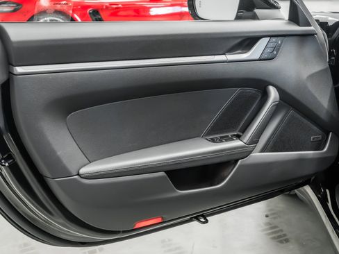 Used 2025 Porsche 911 Carrera image 29