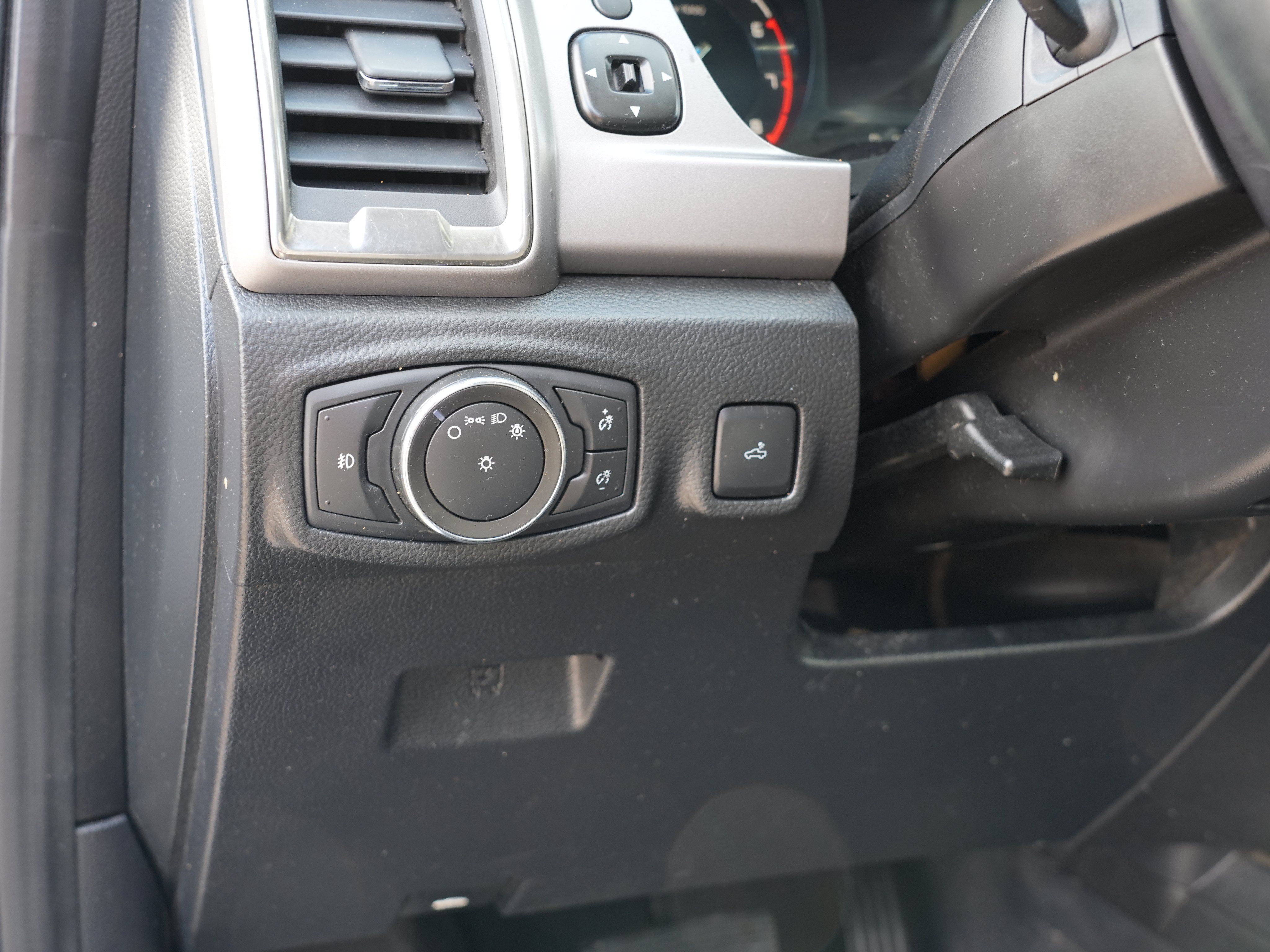Used 2021 Ford Ranger XLT w/ Equipment Group 301A Mid AWD/4WD image 16