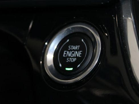 Used 2024 Chevrolet Trax ACTIV w/ Sunroof Package FWD image 36