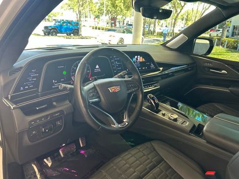 Used 2024 Cadillac Escalade V AWD/4WD image 6
