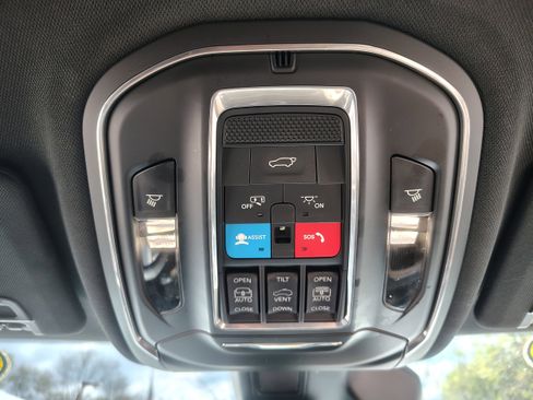 Certified 2025 Jeep Grand Cherokee L Limited w/ Luxury Tech Group II image 44