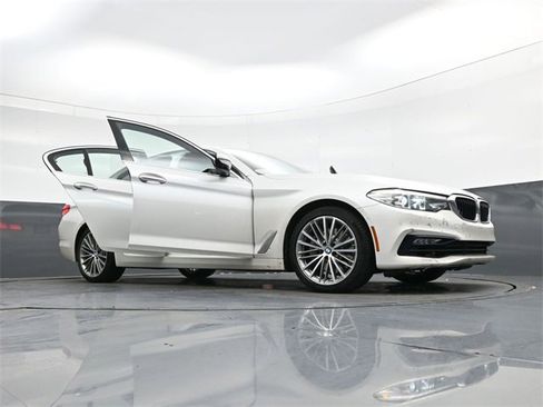 Used 2018 BMW 540i image 30