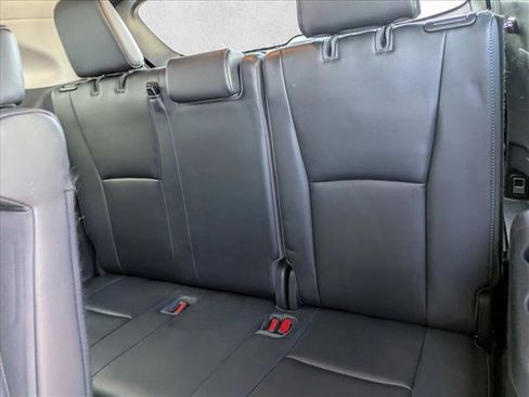Used 2020 Toyota Highlander Limited image 21