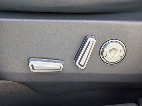 Certified 2024 Lincoln Nautilus Reserve image 23