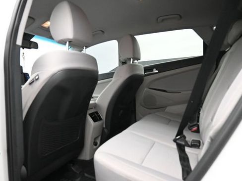 Used 2021 Hyundai Tucson SEL w/ Winter Weather Package FWD image 17