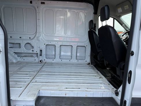 Used 2024 Ford Transit 250 148 Medium Roof RWD image 18