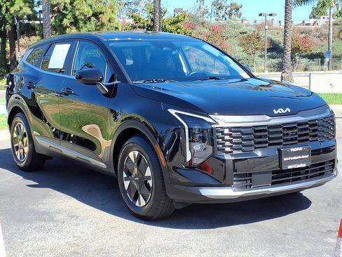 Certified 2026 Kia Sportage LX FWD image 3