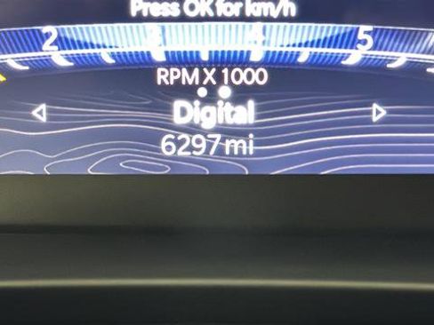 Used 2024 Jeep Grand Cherokee Limited w/ Black Appearance Package image 9