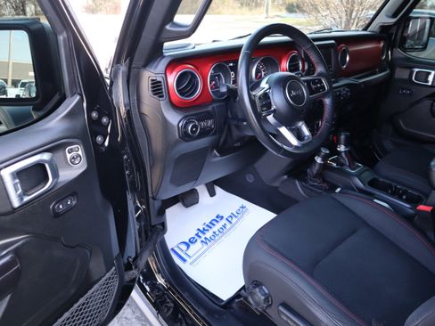 Used 2018 Jeep Wrangler Unlimited Rubicon image 3