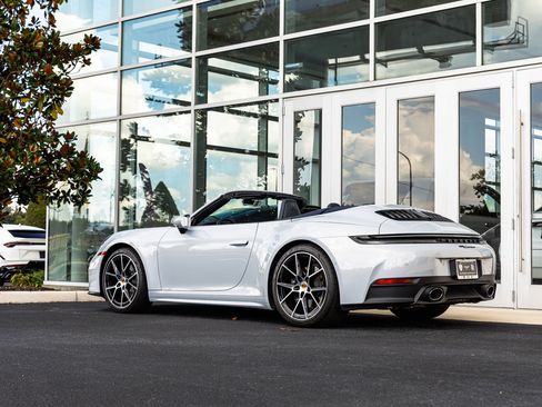 Used 2025 Porsche 911 Carrera image 10