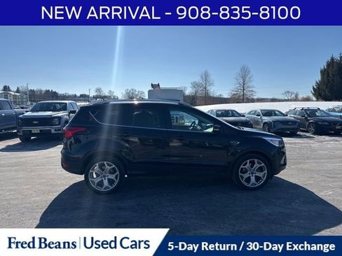 Used 2019 Ford Escape Titanium image 9