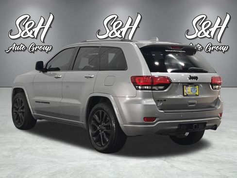 Used 2019 Jeep Grand Cherokee Altitude AWD/4WD image 16