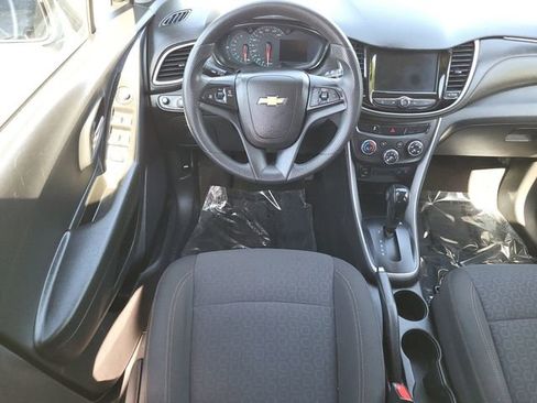 Used 2022 Chevrolet Trax LS w/ Tint and Cruise Package AWD/4WD image 19