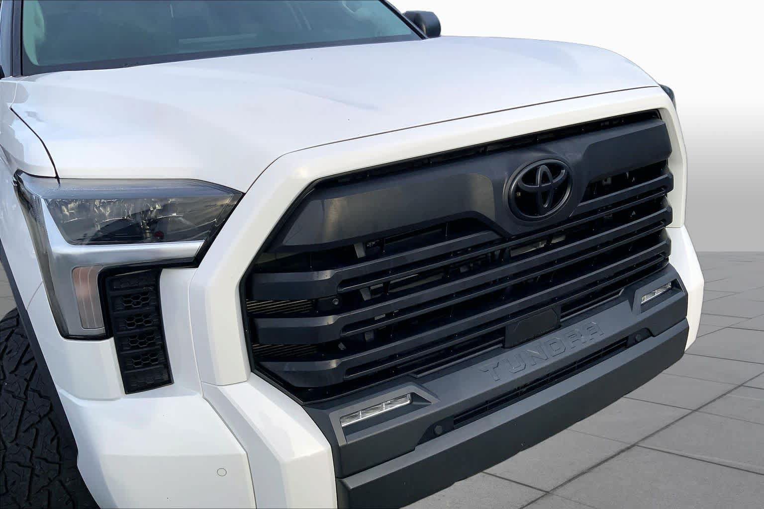 Used 2023 Toyota Tundra SR5 w/ SR5 Premium Package AWD/4WD image 27