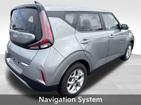 Used 2023 Kia Soul S FWD image 8