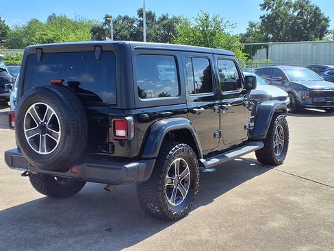Used 2023 Jeep Wrangler Unlimited Sahara AWD/4WD image 4