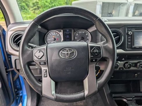 Used 2017 Toyota Tacoma SR5 w/ Tow Package AWD/4WD image 14
