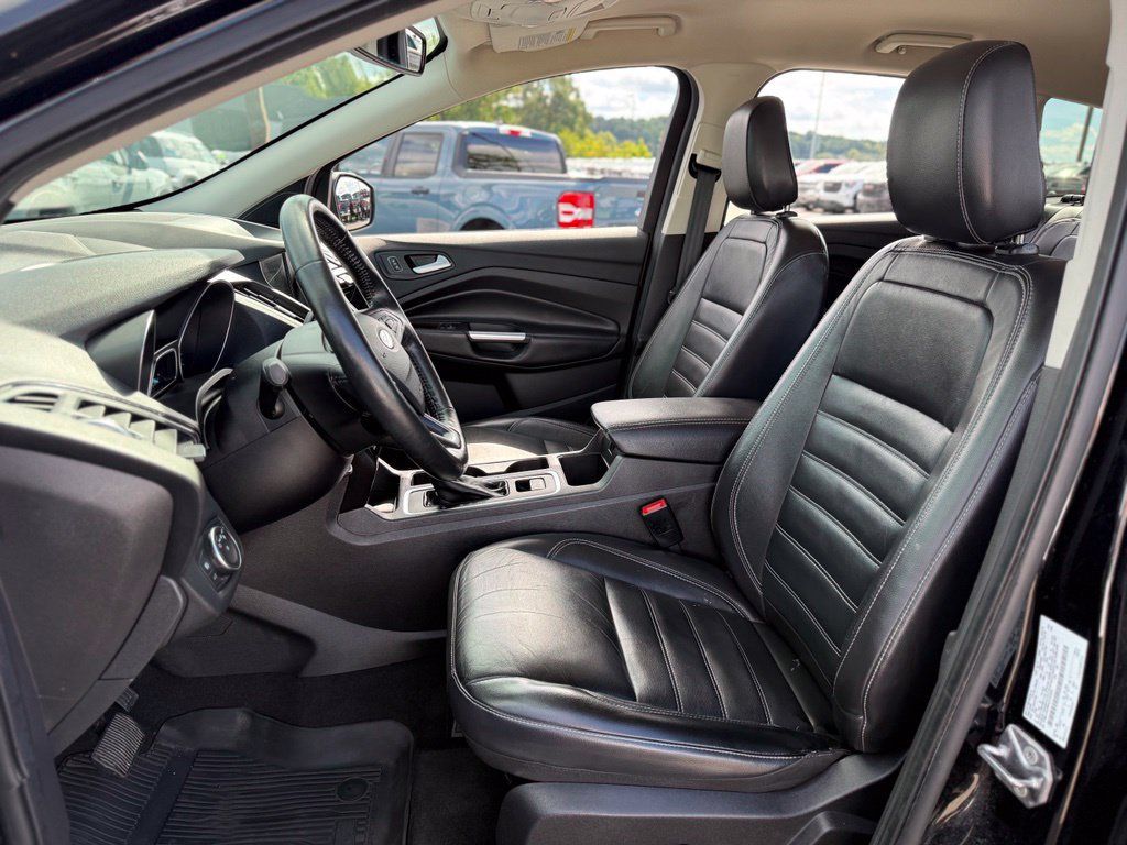 Used 2019 Ford Escape Titanium AWD/4WD image 12