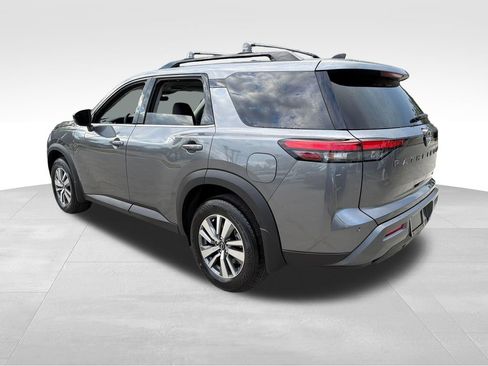 New 2026 Nissan Pathfinder SL FWD image 5