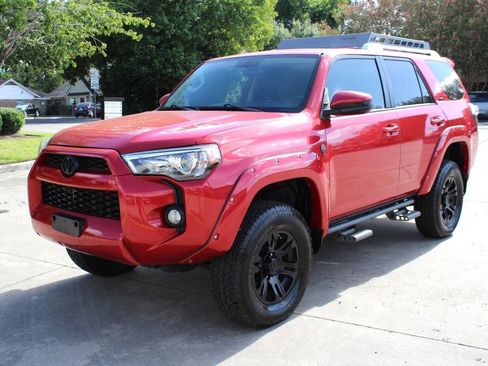 Used 2016 Toyota 4Runner SR5 AWD/4WD image 2
