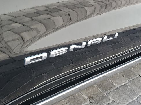 Used 2020 GMC Sierra 1500 Denali w/ Denali Ultimate Package image 9