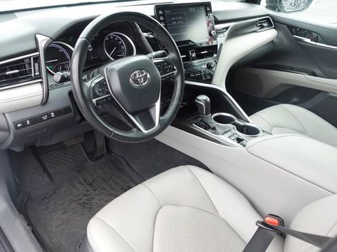 Certified 2022 Toyota Camry XLE FWD image 13