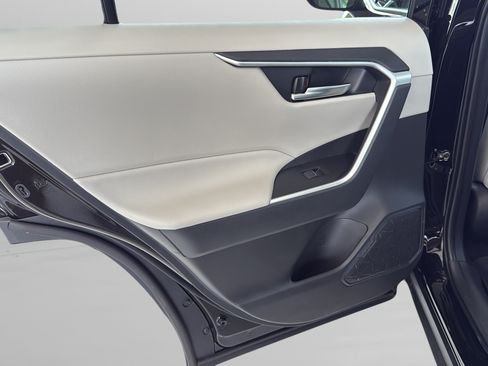 Used 2025 Toyota RAV4 XLE Premium FWD image 21