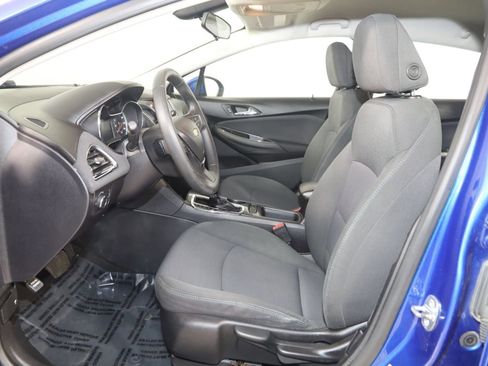 Used 2017 Chevrolet Cruze LT image 9