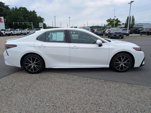 Used 2022 Toyota Camry SE AWD/4WD image 7