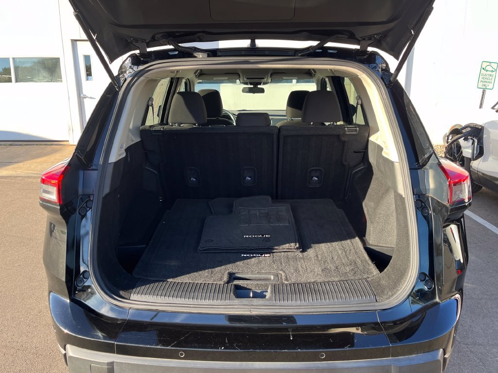 Used 2024 Nissan Rogue S AWD/4WD image 23