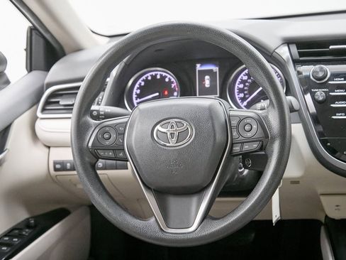 Used 2018 Toyota Camry LE image 25
