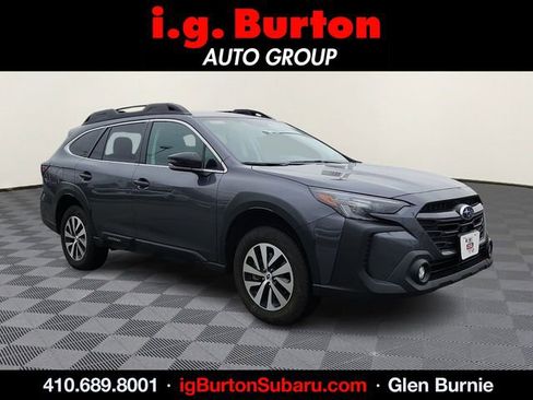 Used 2025 Subaru Outback Premium image 1