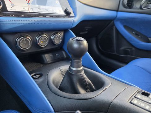 Used 2024 Nissan Z Performance w/ Floor Mat Package image 21