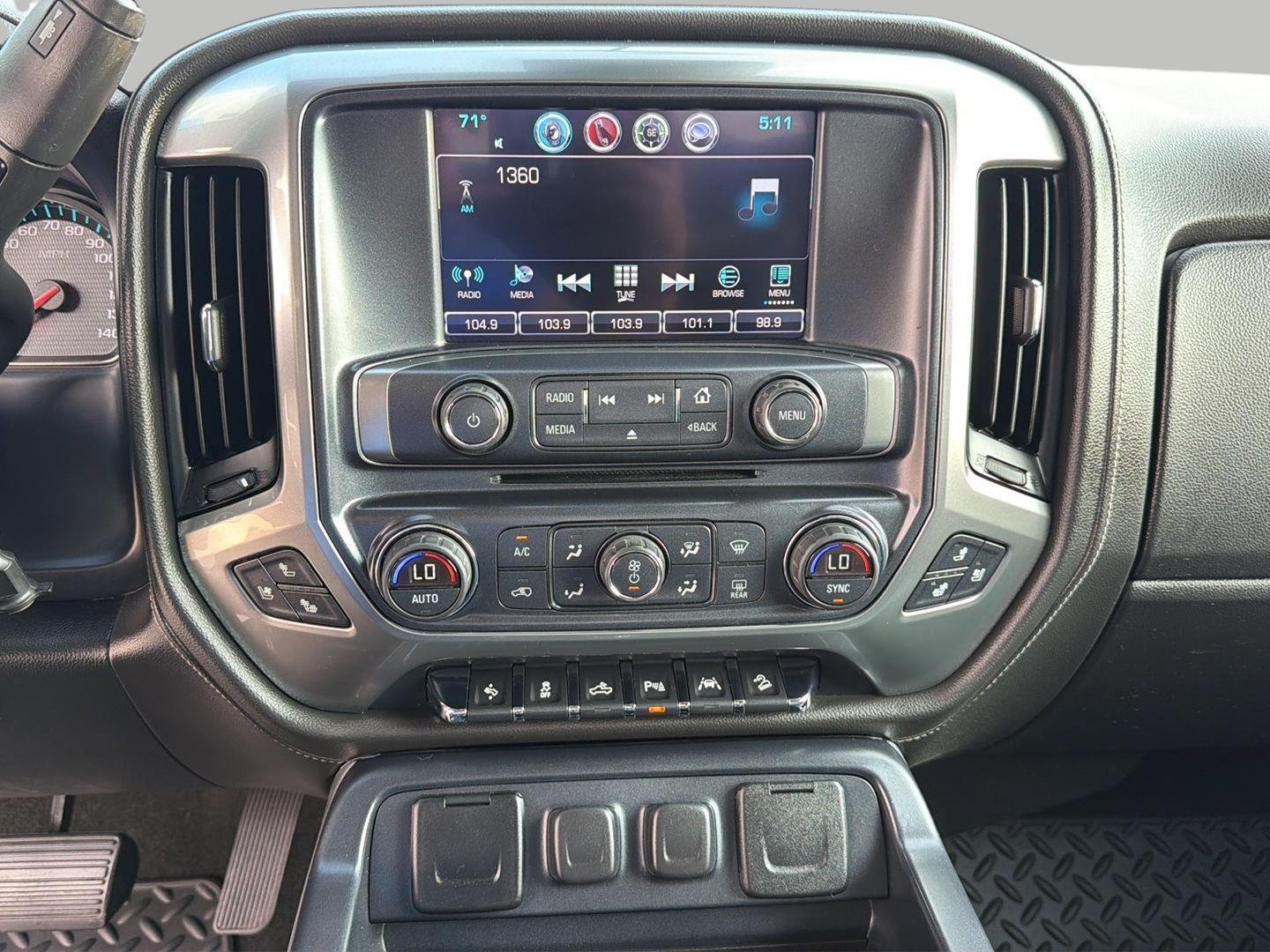 Used 2016 Chevrolet Silverado 1500 LTZ Z71 w/ LTZ Plus Package AWD/4WD image 23