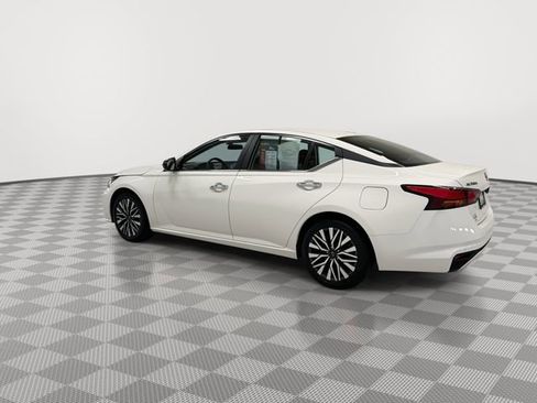 Used 2025 Nissan Altima 2.5 SV FWD image 7