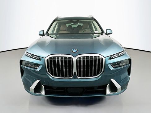 Used 2026 BMW X7 xDrive40i w/ Premium Package image 2