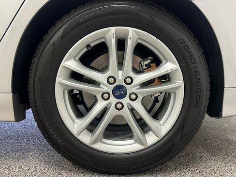 Used 2018 Ford Fusion SE w/ Fusion SE Technology Package image 24