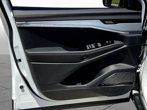 New 2025 Jeep Wagoneer S Launch Edition AWD/4WD image 10