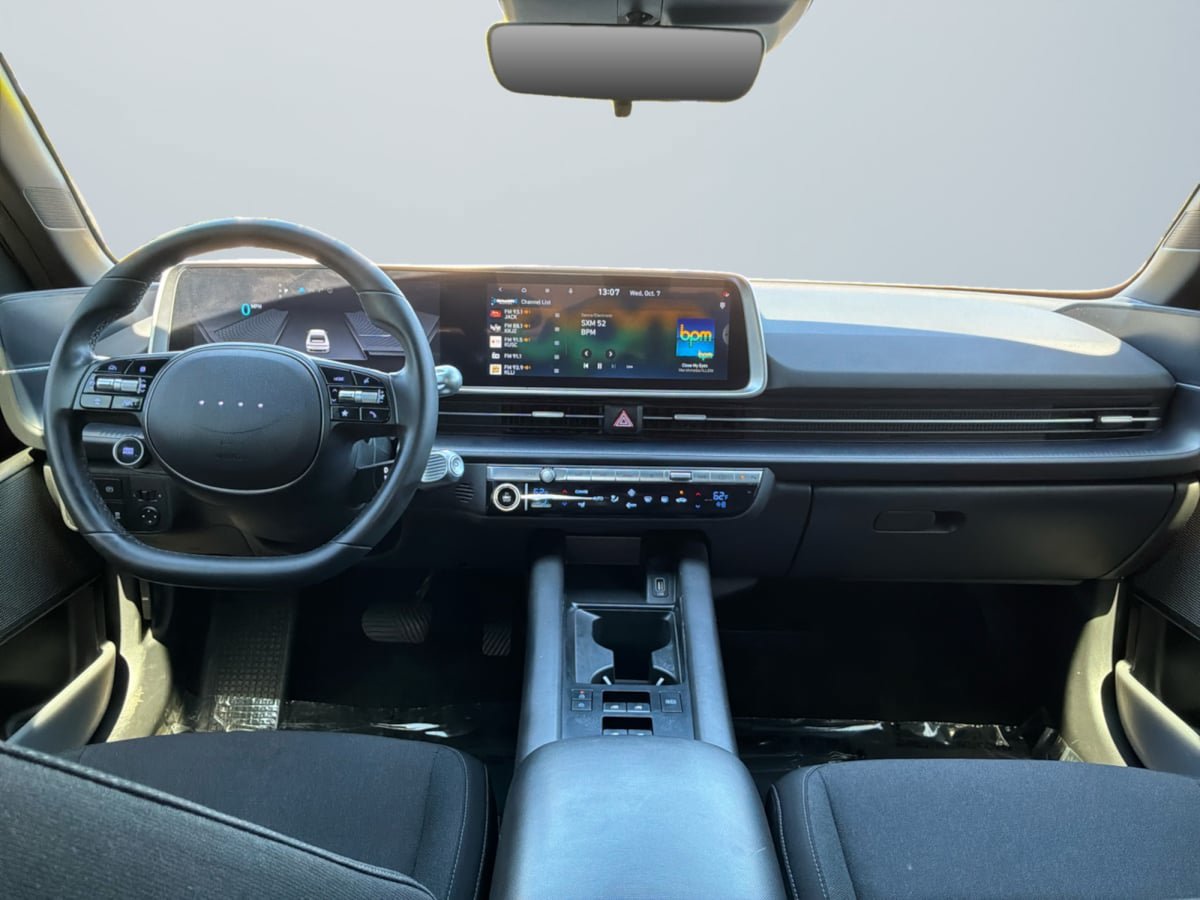 Used 2024 Hyundai Ioniq 6 SE RWD image 10