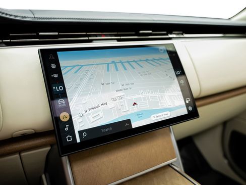 Used 2024 Land Rover Range Rover SV image 51