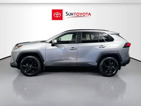 Used 2021 Toyota RAV4 XLE w/ Convenience Package image 7