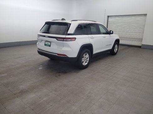 Used 2023 Jeep Grand Cherokee Laredo AWD/4WD image 9