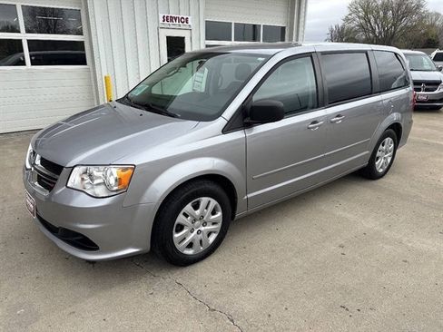 Used 2017 Dodge Grand Caravan SE w/ Power Window Group FWD image 19