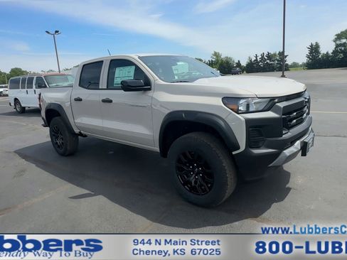 New 2026 Chevrolet Colorado Trail Boss AWD/4WD image 2