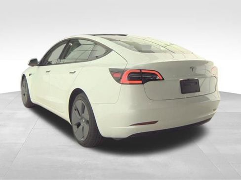Used 2023 Tesla Model 3 Standard Range image 3