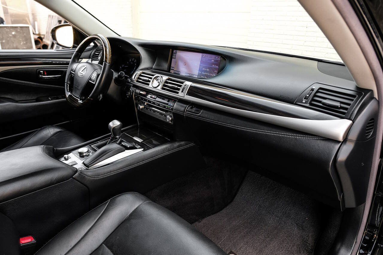 Used 2014 Lexus LS 460 w/ Comfort Package RWD image 23