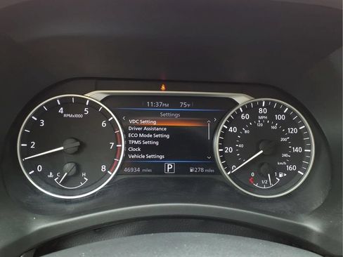 Used 2025 Nissan Sentra SV FWD image 16